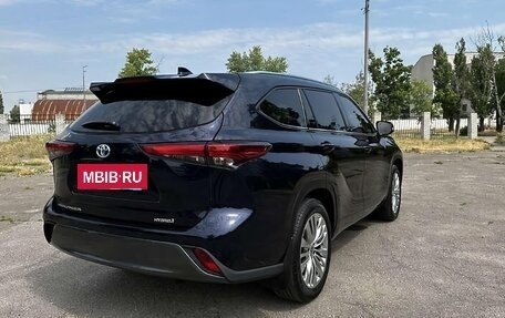 Toyota Highlander, 2022 год, 4 500 000 рублей, 7 фотография
