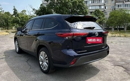 Toyota Highlander, 2022 год, 4 500 000 рублей, 6 фотография