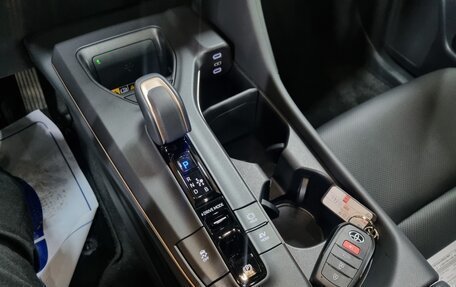 Toyota Crown, 2023 год, 4 760 000 рублей, 14 фотография