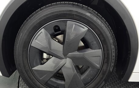Toyota Prius IV XW50, 2024 год, 3 970 000 рублей, 6 фотография