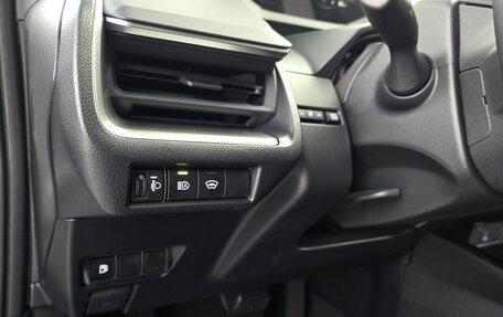 Toyota Prius IV XW50, 2024 год, 3 970 000 рублей, 15 фотография