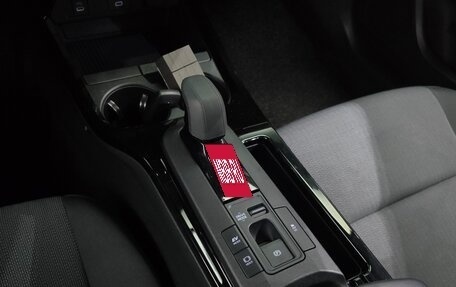 Toyota Prius IV XW50, 2024 год, 3 970 000 рублей, 11 фотография