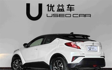 Toyota C-HR I рестайлинг, 2021 год, 1 870 000 рублей, 4 фотография