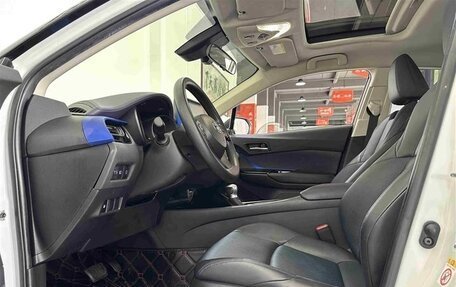 Toyota C-HR I рестайлинг, 2021 год, 1 870 000 рублей, 8 фотография