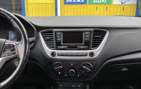 Hyundai Solaris II рестайлинг, 2017 год, 875 000 рублей, 13 фотография