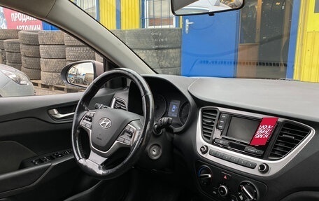 Hyundai Solaris II рестайлинг, 2017 год, 875 000 рублей, 17 фотография