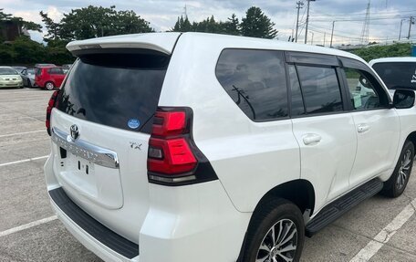 Toyota Land Cruiser Prado 150 рестайлинг 2, 2021 год, 3 800 000 рублей, 4 фотография