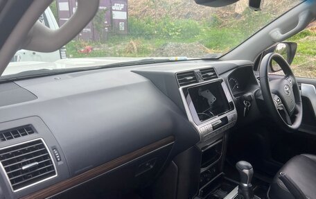 Toyota Land Cruiser Prado 150 рестайлинг 2, 2021 год, 3 800 000 рублей, 8 фотография
