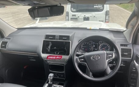 Toyota Land Cruiser Prado 150 рестайлинг 2, 2021 год, 3 800 000 рублей, 6 фотография