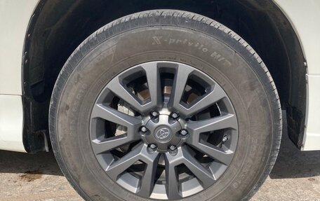 Toyota Land Cruiser Prado 150 рестайлинг 2, 2019 год, 4 499 000 рублей, 5 фотография