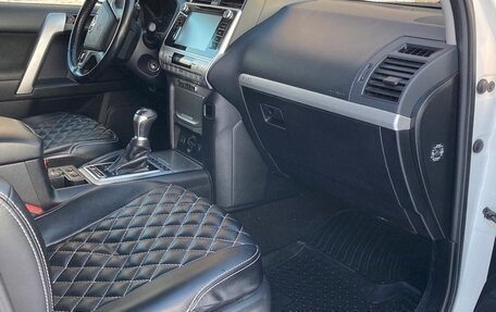 Toyota Land Cruiser Prado 150 рестайлинг 2, 2019 год, 4 499 000 рублей, 8 фотография