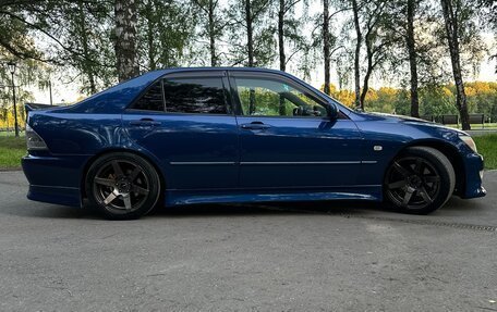 Toyota Altezza, 2002 год, 1 000 000 рублей, 3 фотография