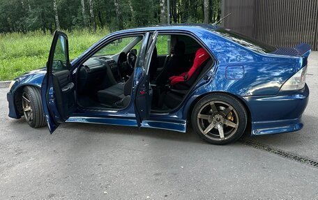 Toyota Altezza, 2002 год, 1 000 000 рублей, 17 фотография