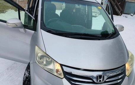 Honda Freed I, 2012 год, 1 045 000 рублей, 27 фотография