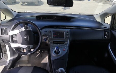 Toyota Prius, 2014 год, 1 280 000 рублей, 6 фотография
