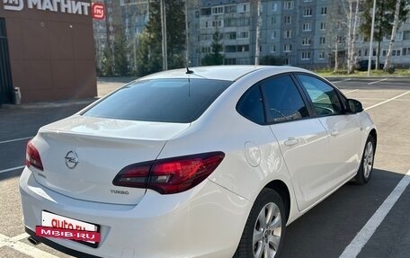 Opel Astra J, 2013 год, 580 000 рублей, 2 фотография