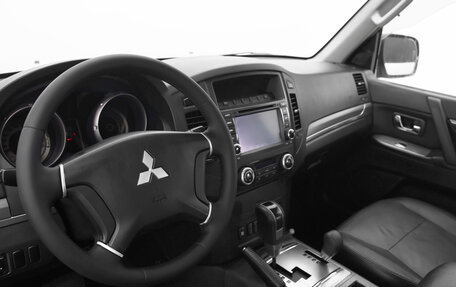 Mitsubishi Pajero IV, 2010 год, 1 830 000 рублей, 8 фотография