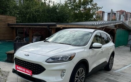Ford Escape, 2021 год, 1 980 000 рублей, 2 фотография