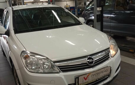 Opel Astra J, 2011 год, 660 000 рублей, 2 фотография