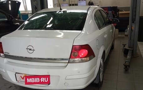 Opel Astra J, 2011 год, 660 000 рублей, 3 фотография