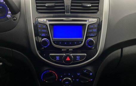 Hyundai Solaris II рестайлинг, 2011 год, 690 000 рублей, 18 фотография