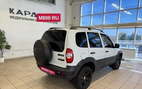 Chevrolet Niva I рестайлинг, 2015 год, 759 000 рублей, 2 фотография