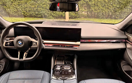 BMW 5 серия, 2024 год, 6 600 000 рублей, 7 фотография