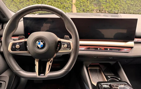 BMW 5 серия, 2024 год, 6 600 000 рублей, 8 фотография