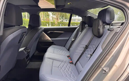 BMW 5 серия, 2024 год, 6 600 000 рублей, 12 фотография