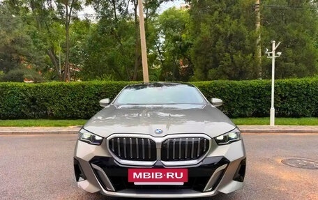 BMW 5 серия, 2024 год, 6 600 000 рублей, 3 фотография