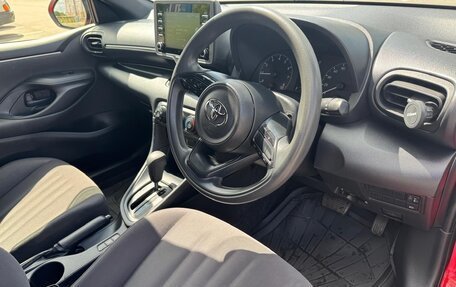Toyota Yaris, 2020 год, 1 350 000 рублей, 6 фотография