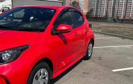 Toyota Yaris, 2020 год, 1 350 000 рублей, 8 фотография