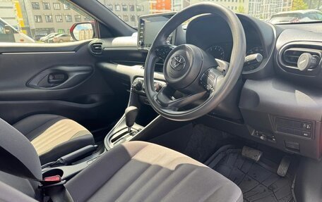 Toyota Yaris, 2020 год, 1 350 000 рублей, 4 фотография