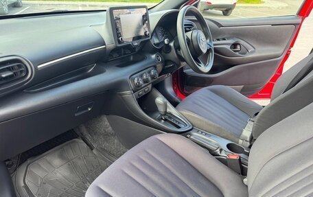 Toyota Yaris, 2020 год, 1 350 000 рублей, 15 фотография