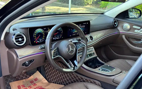 Mercedes-Benz E-Класс, 2022 год, 3 750 000 рублей, 9 фотография