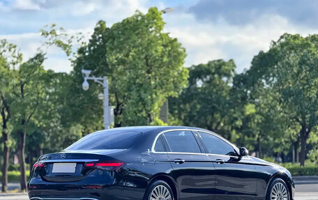Mercedes-Benz E-Класс, 2022 год, 3 750 000 рублей, 6 фотография