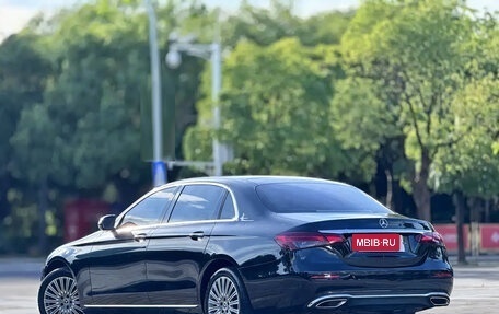 Mercedes-Benz E-Класс, 2022 год, 3 750 000 рублей, 4 фотография