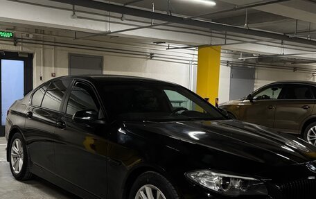 BMW 5 серия, 2015 год, 1 975 000 рублей, 11 фотография
