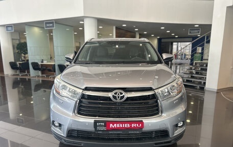 Toyota Highlander III, 2014 год, 3 069 000 рублей, 2 фотография