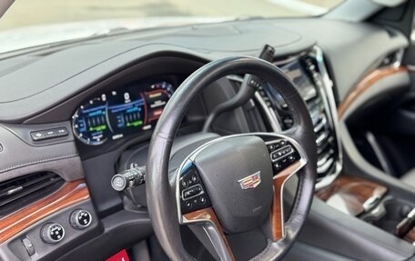 Cadillac Escalade IV, 2016 год, 3 980 000 рублей, 11 фотография