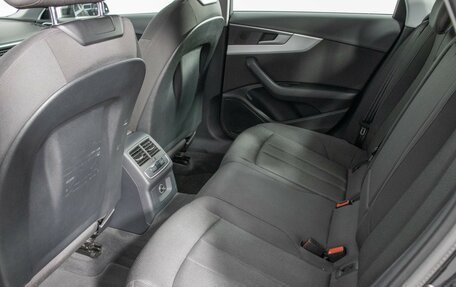 Audi A4, 2018 год, 1 980 000 рублей, 11 фотография