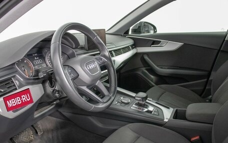 Audi A4, 2018 год, 1 980 000 рублей, 10 фотография