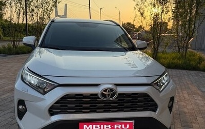 Toyota RAV4, 2019 год, 3 200 000 рублей, 1 фотография