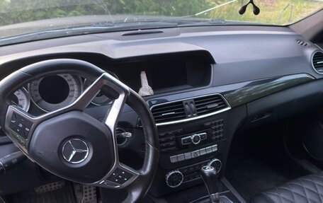 Mercedes-Benz C-Класс, 2011 год, 1 100 000 рублей, 5 фотография