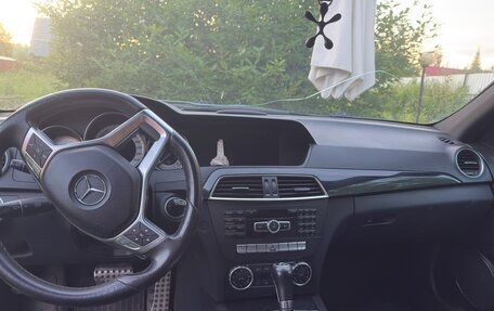 Mercedes-Benz C-Класс, 2011 год, 1 100 000 рублей, 6 фотография