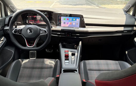 Volkswagen Golf GTI, 2021 год, 2 735 000 рублей, 8 фотография