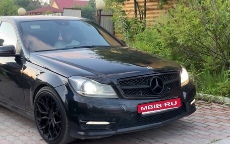 Mercedes-Benz C-Класс, 2011 год, 1 100 000 рублей, 2 фотография