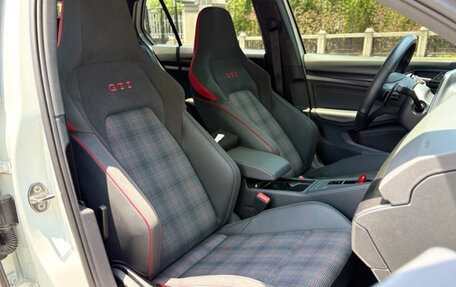 Volkswagen Golf GTI, 2021 год, 2 735 000 рублей, 10 фотография