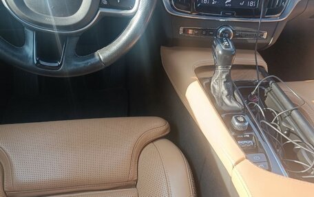 Volvo S90 II рестайлинг, 2018 год, 3 500 000 рублей, 4 фотография