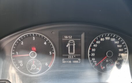 Volkswagen Caravelle T5, 2012 год, 1 960 000 рублей, 10 фотография